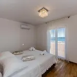 More * Kaštela